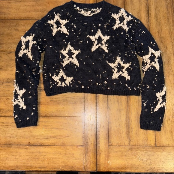 Storia 3D Fuzzy Star Cropped Sweater, Medium, Navy Blue - Picture 2 of 7